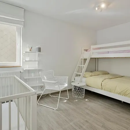 Ruim App Met 3 Slpks En 2 Badkamers Vlakbij De Zee *
