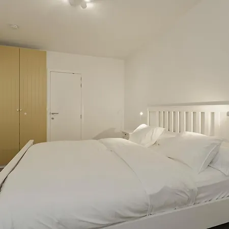 Ruim App Met 3 Slpks En 2 Badkamers Vlakbij De Zee * Knokke-Heist