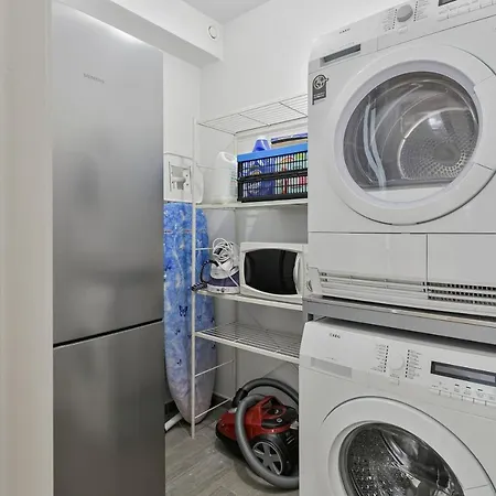 Ruim App Met 3 Slpks En 2 Badkamers Vlakbij De Zee Knokke-Heist
