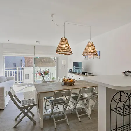 Ruim App Met 3 Slpks En 2 Badkamers Vlakbij De Zee * Knokke-Heist